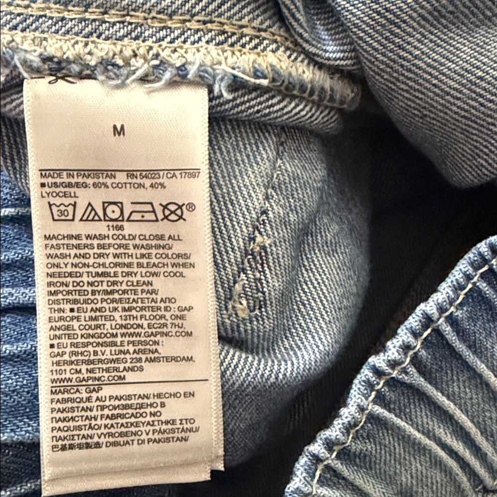 GAP Classic Blue Denim Shorts size: M - Picture 3 of 5